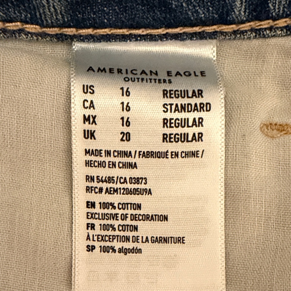 Tomgirl American Eagle Outfitters Light Blue Distressed Jeans - Picture 6 of 7